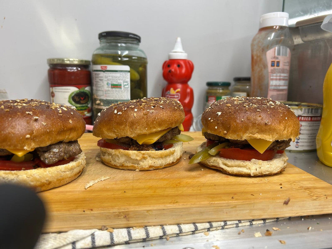 همبرگر /Hamburger mit Trinken
